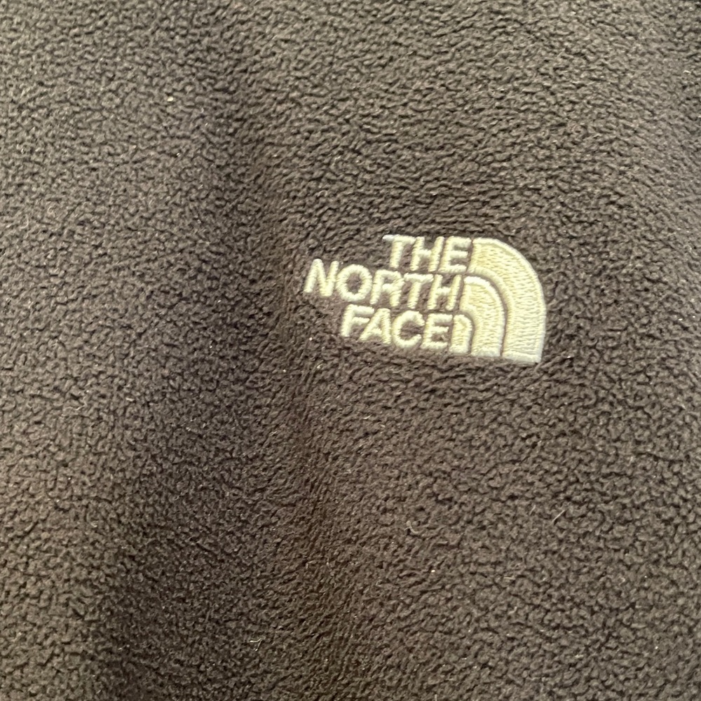 The North Face Black Fleece Jacket - Picture 2 of 4